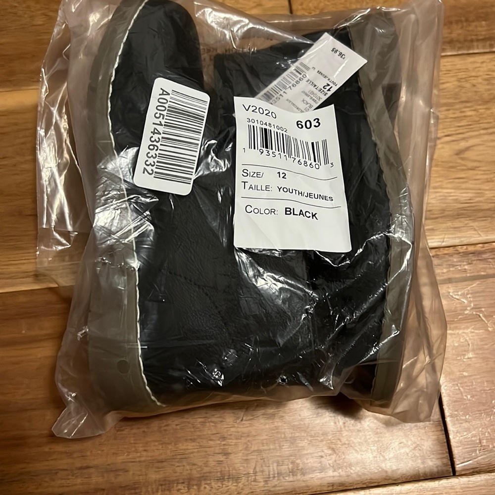 Boys dress shoes black